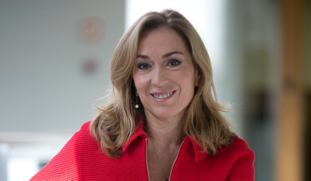 Laura directora oficina general
