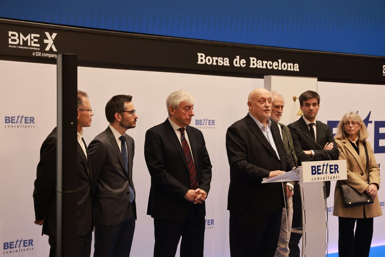 Toque  de campana de la compañía en la Bolsa de Barcelona
