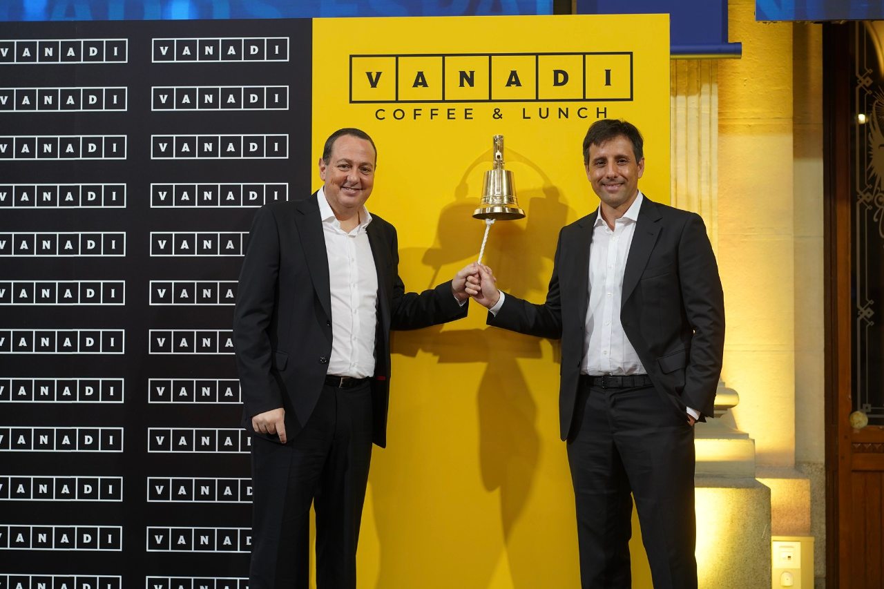 From left to right, Salvador Martí and Vicente Terol during the ringing of the bell 