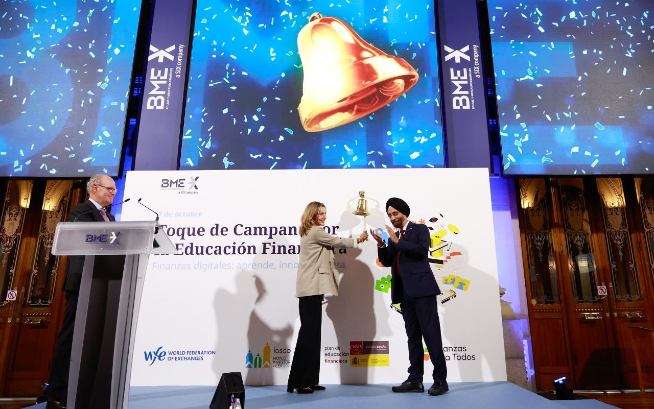 De izquierda a derecha: David Jiménez-Blanco, Raquel Muros y Tajinder Sighn