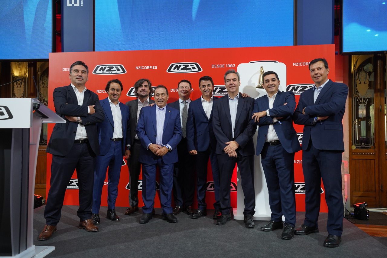 Toque  de campana de la compañía en la Bolsa de Madrid