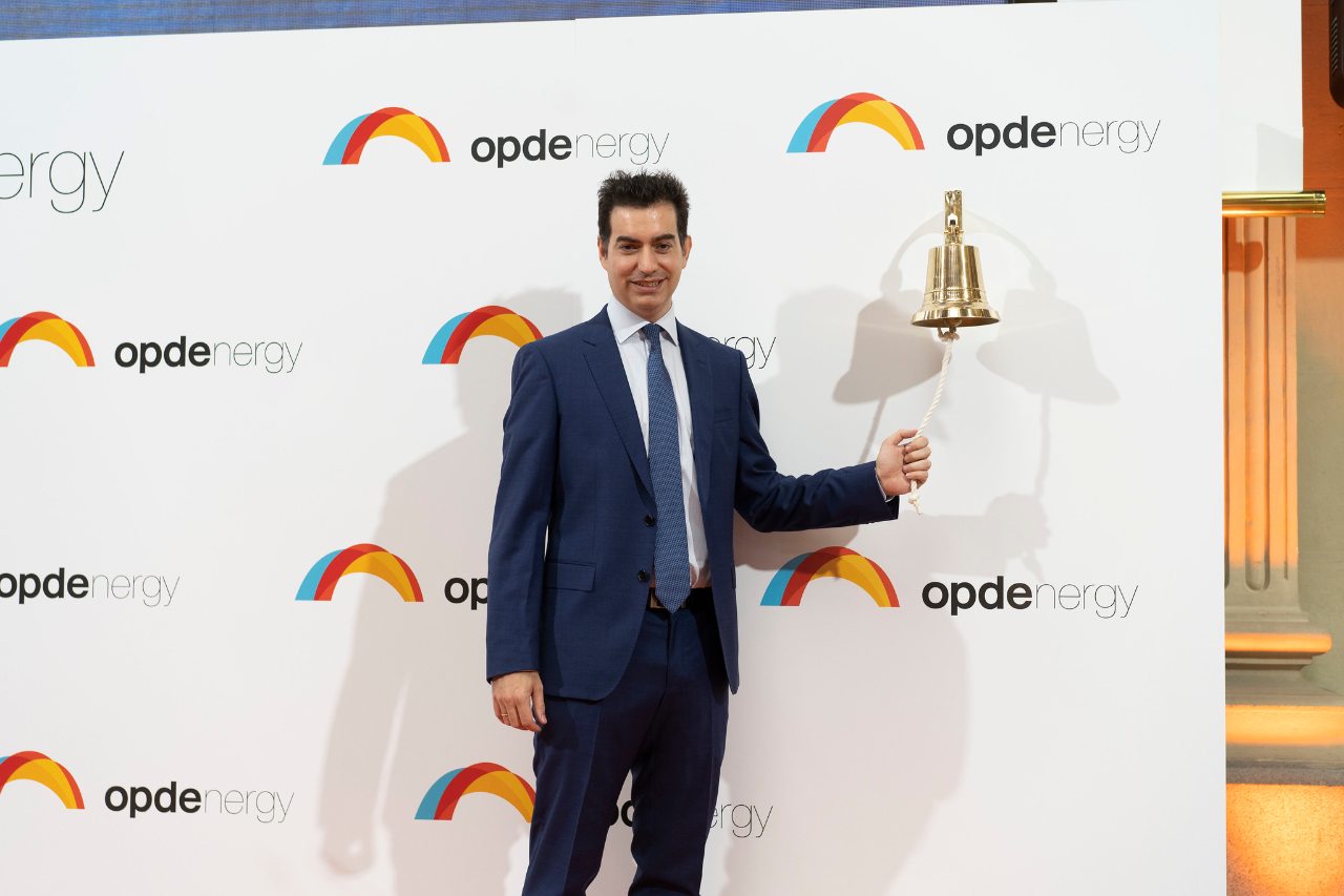 Luis Cid, CEO de Opdnergy, durante el tradicional toque de campana