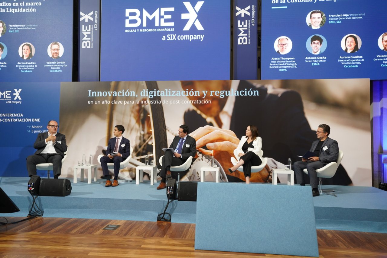 La segunda mesa redonda, dedicada a la custodia, estuvo moderada por Francisco Béjar