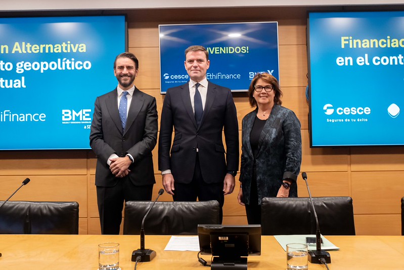 Intervenciones iniciales de Pablo de Ramón-Laca, presidente ejecutivo de Cesce; Juan Flames, CEO de BME; y Carol Sirou, CEO de EthiFinance. 