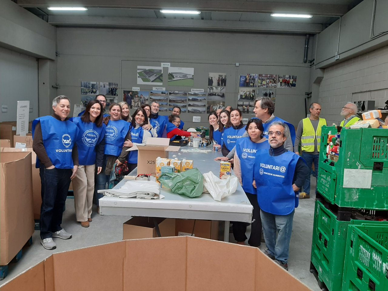 personas el chalecos azules durante los social days